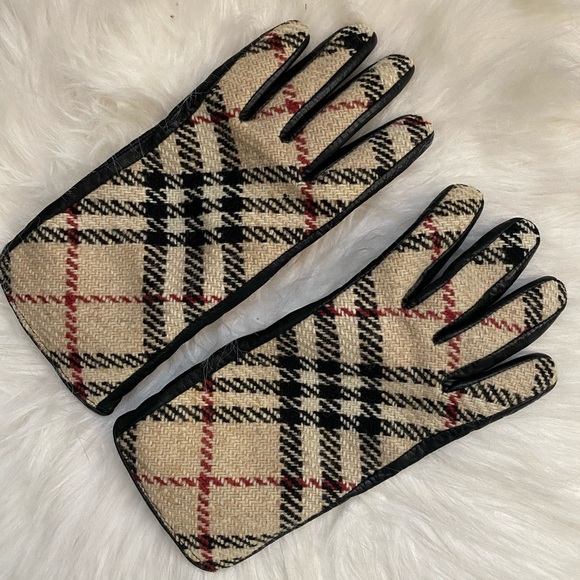 Burberry Accessories - Burberry gloves